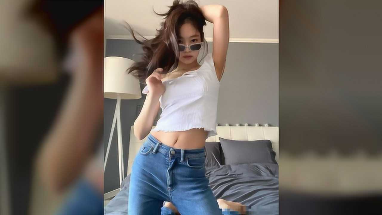 金智妮太敢了为秀身材故意穿小一码上衣这腰怕是被上帝吻过