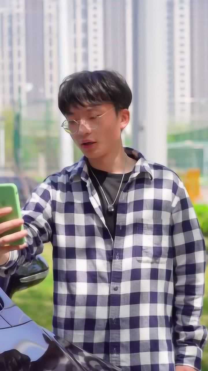 钱哥帮了迪拜朋友一个小忙沈易就直接送了这么多手机