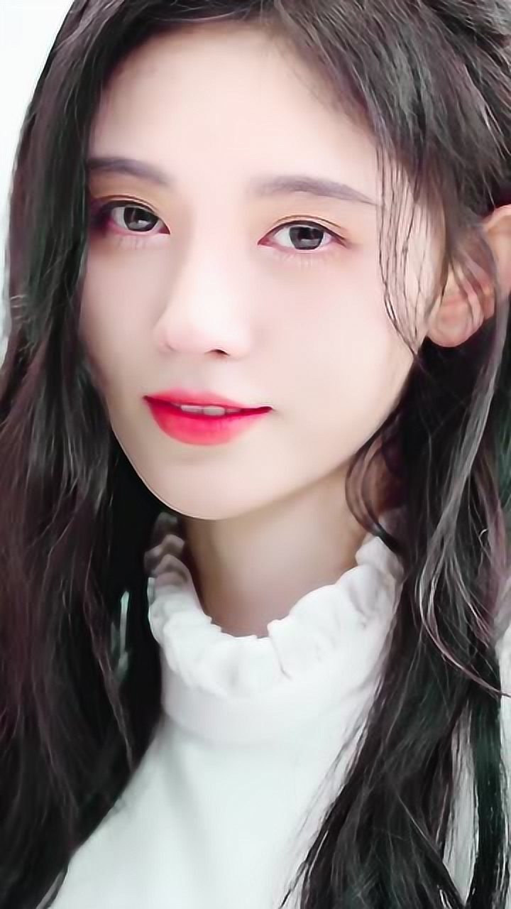 鞠婧祎来了,不愧是三千年一遇的美女,美到极致!