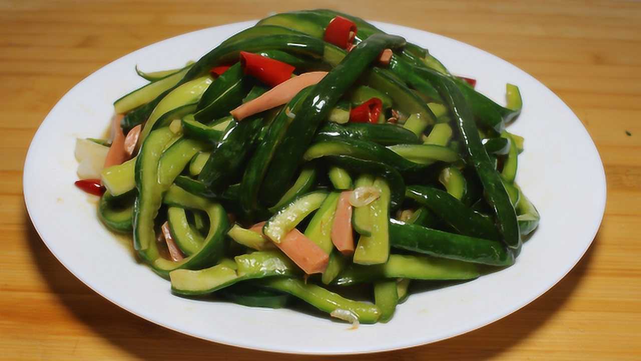 水果黄瓜的最新吃法,香辣脆甜美味可口,是下酒的一道必备菜