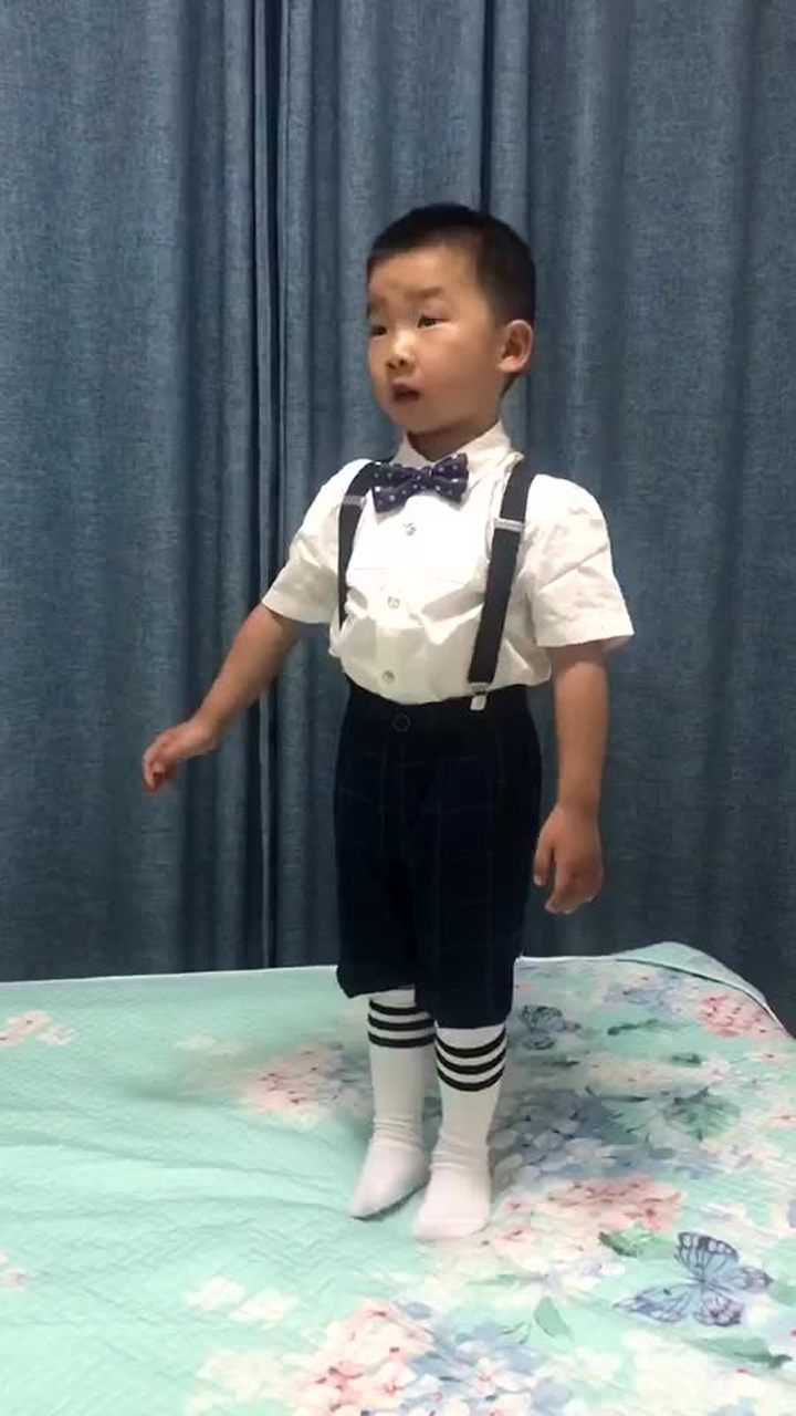 高晓劝王嘉泽手指操乒乓球上高楼