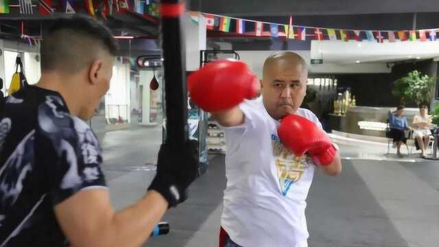 雷雷评论郭德纲比一龙二狗更懂道义,做慈善高调不对吗?