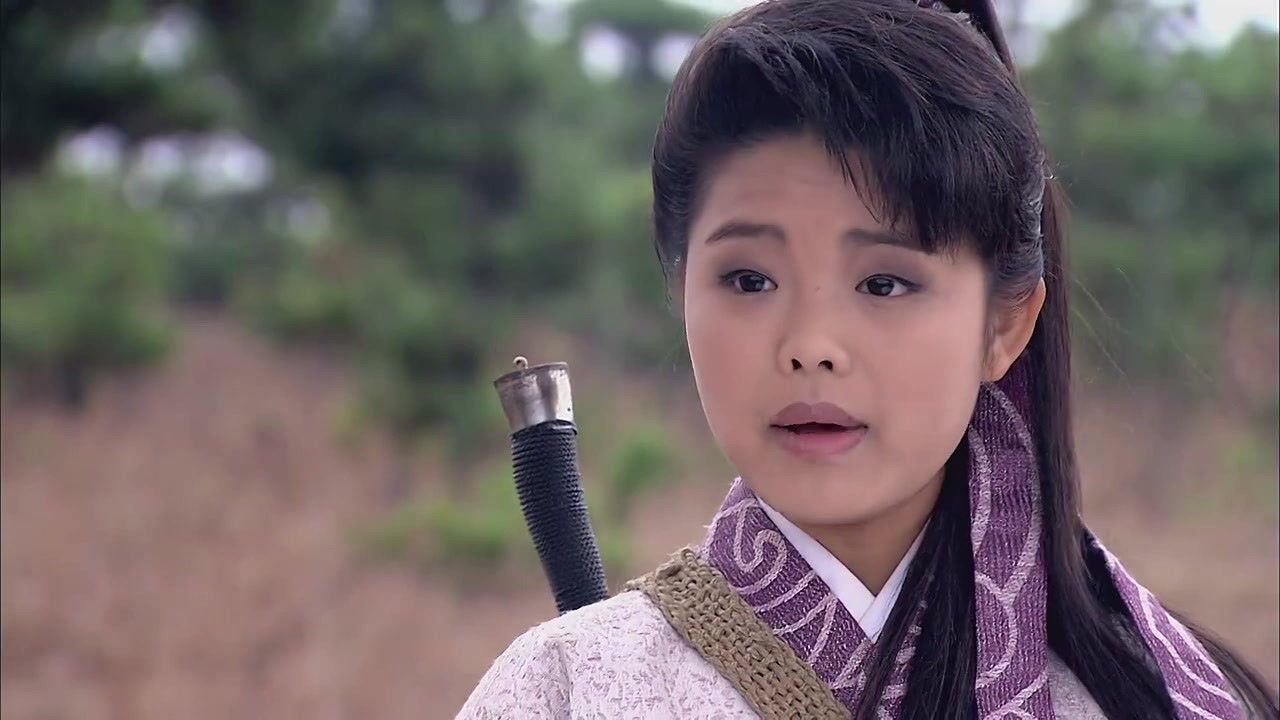 罗北得知小侠艾虎是女的,很是惊讶,艾虎:干脆我们打一架好了