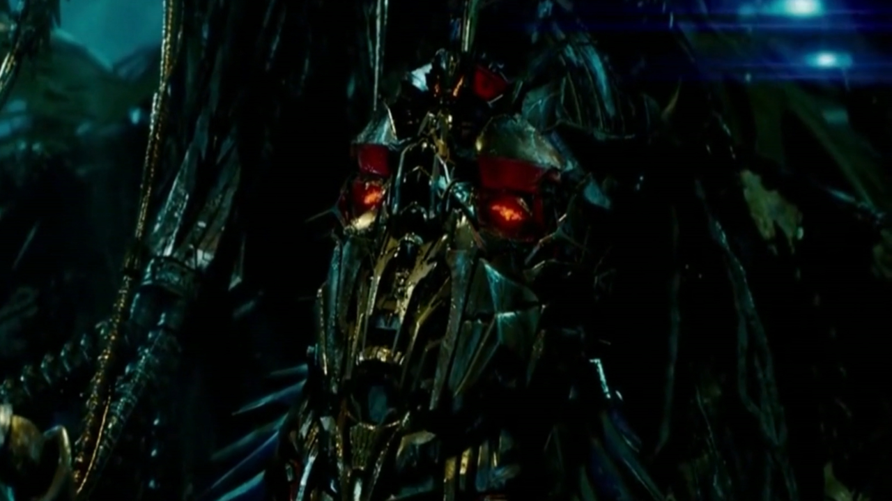 威震天复仇心切,准备重返地球,寻找能量源