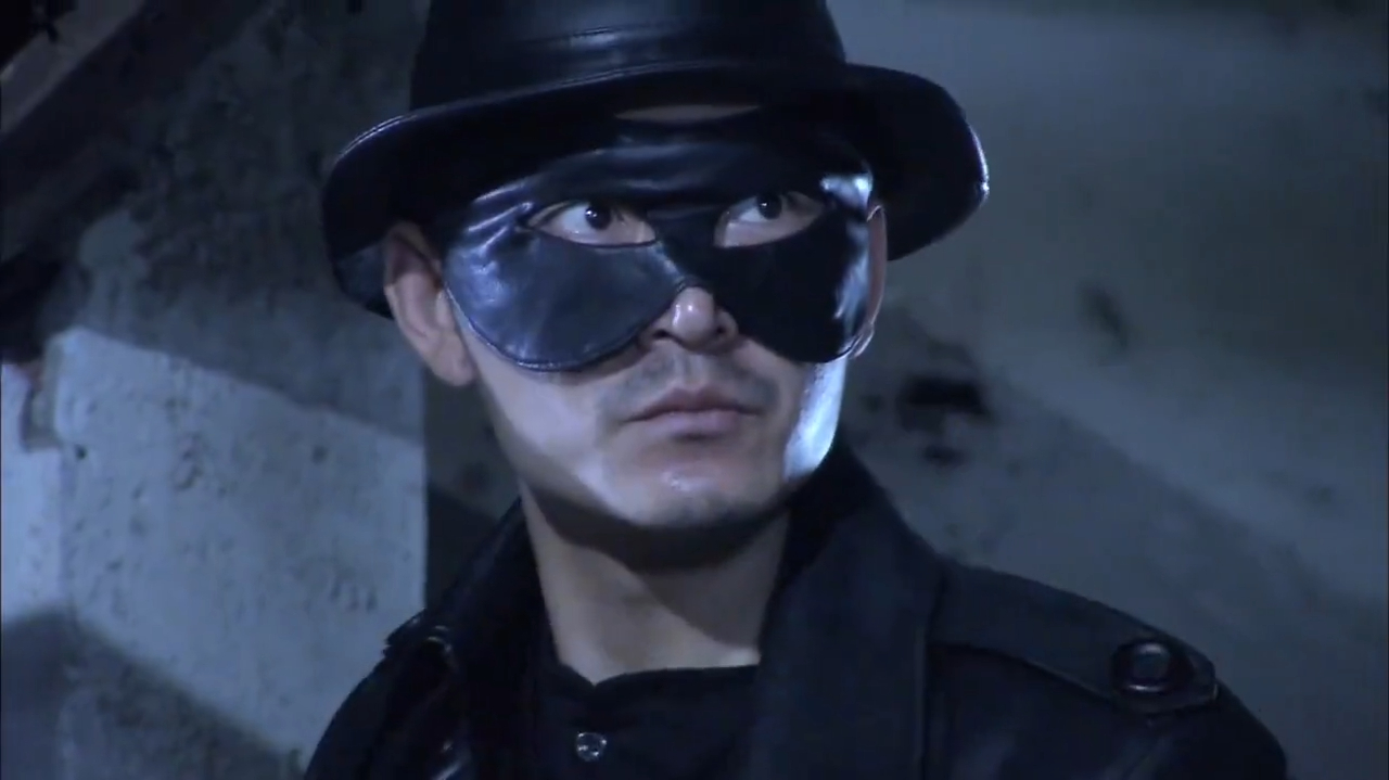 杀手的这波操作真是绝了,飞檐走壁上演英雄救美