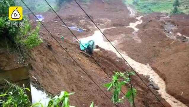 直击六盘水滑坡救援现场:电网工冒雨接电,救灾帐篷陆续搭建