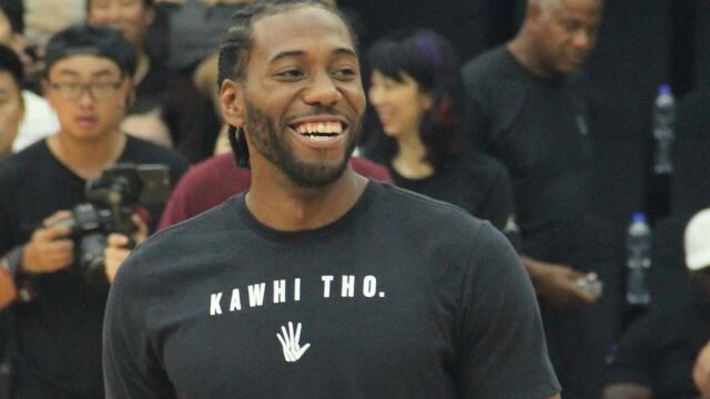 话筒NBA|克劳福德:伦纳德是一个健谈的人 他非常有趣