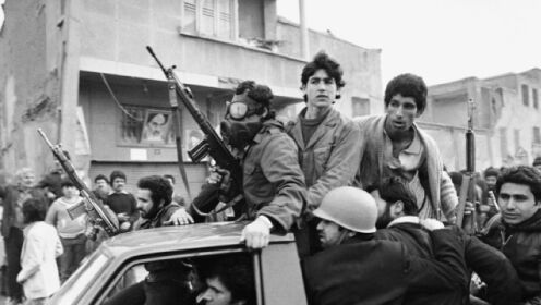 饮恨波斯湾1：1979年美国庇护伊朗国王，激进的伊朗人冲击美国使馆，扣押外交官为人质