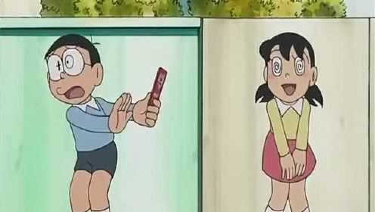 静香裙子被风吹开被大雄看光光她却追着喊让他尽管看