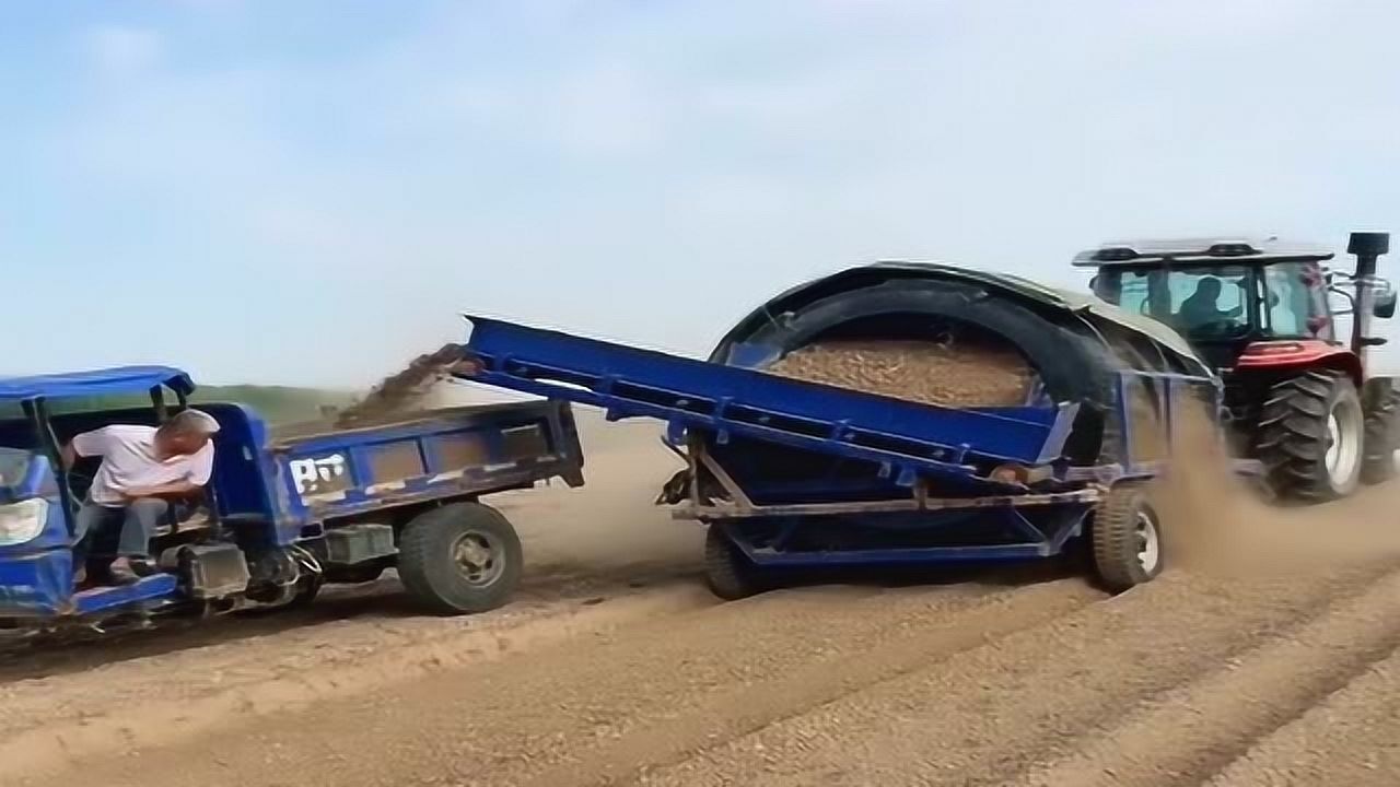 农村人赚钱的方式真是层出不穷这机器是个好东西