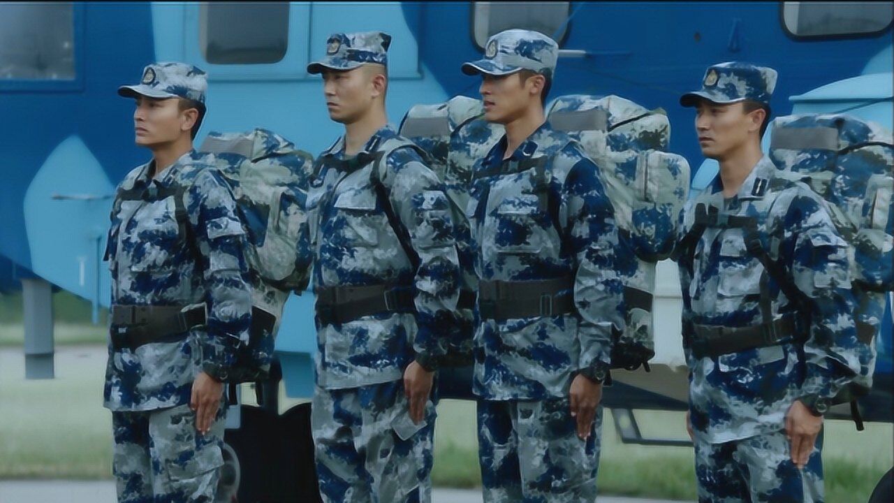 速看《空降利刃》第三十集 张启带队参加银翼 四人接受残酷训练_高清