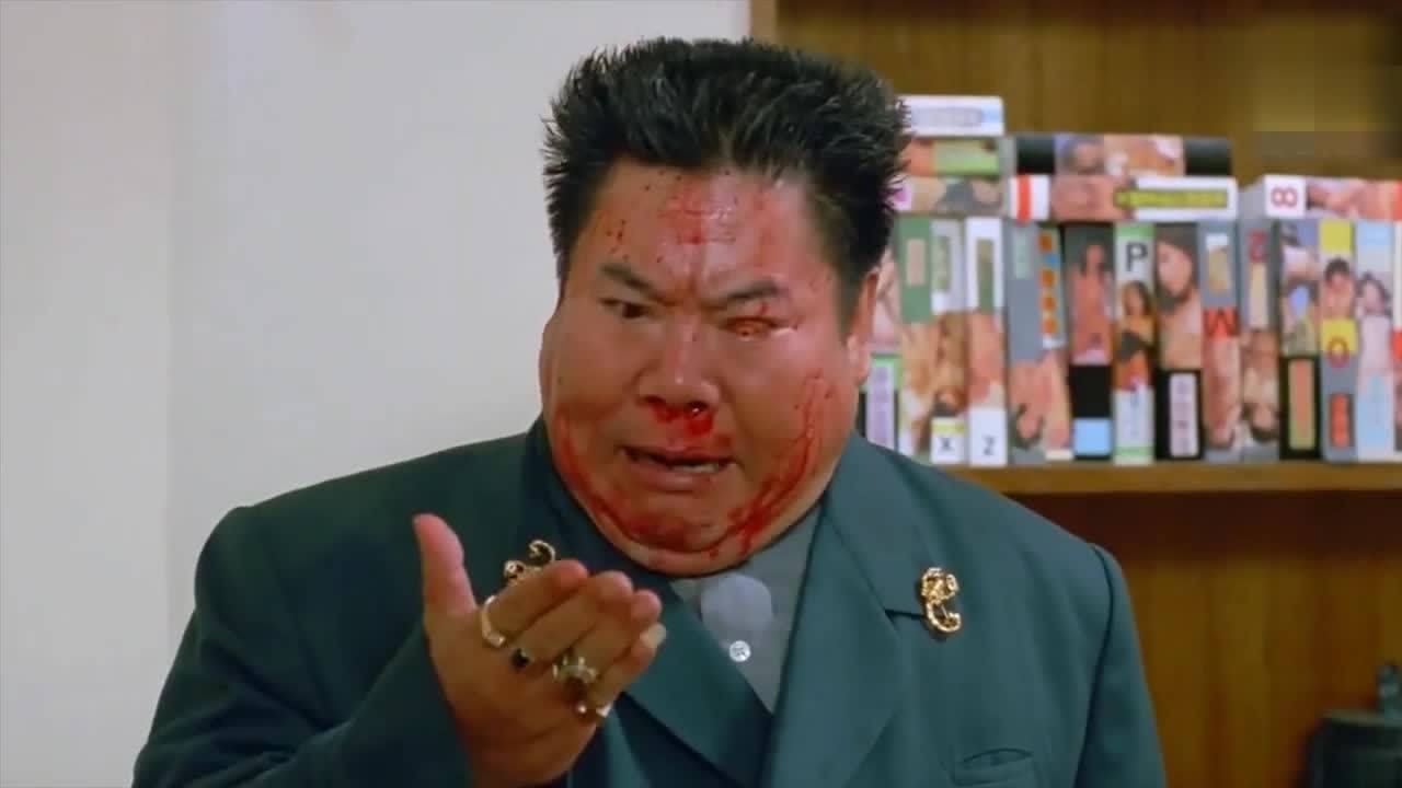 力王中的隐藏亮点,都在副监狱长的书架上