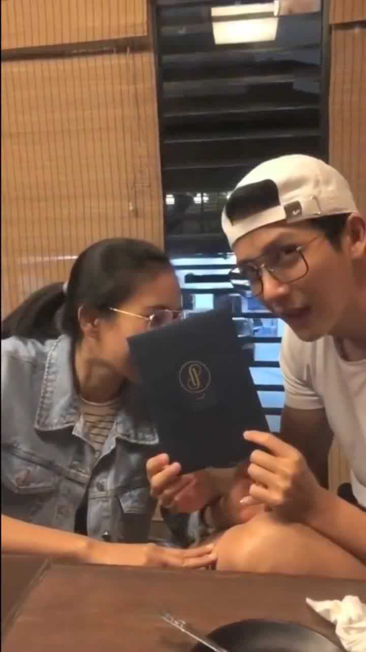 泰国明星Push推哥和他的老婆,俩人太恩爱了,好羡慕啊!_高清1080P在线观看平台_腾讯视频
