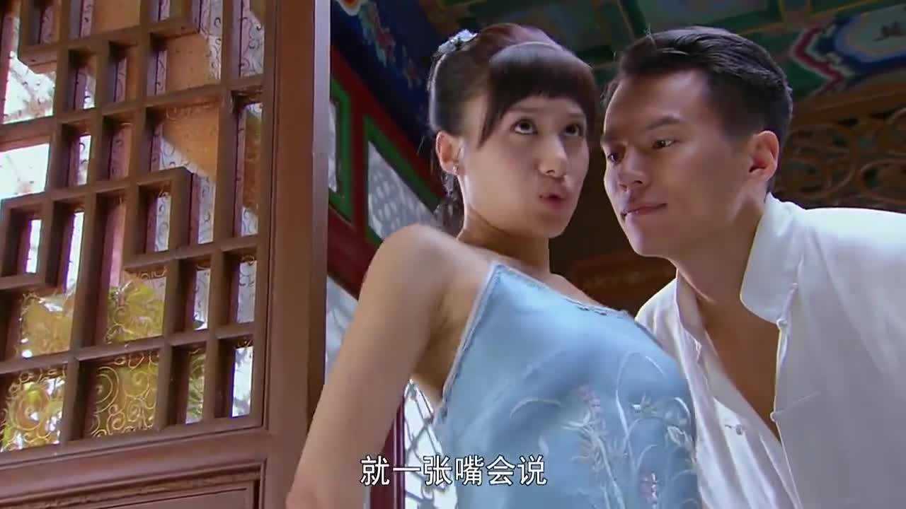 少爷喜欢上妻子的丫鬟正在甜言密语时老爷突然闯了进来