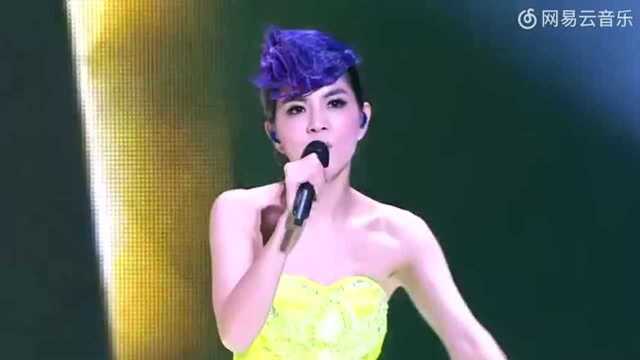 15年前SHE凭借这首《Super Star》红遍大江南北,真的是青春