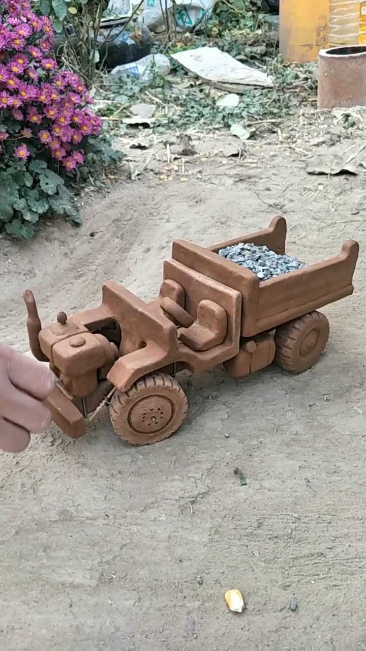 泥巴城的奇葩工程车,四不像的样子你见过吗?