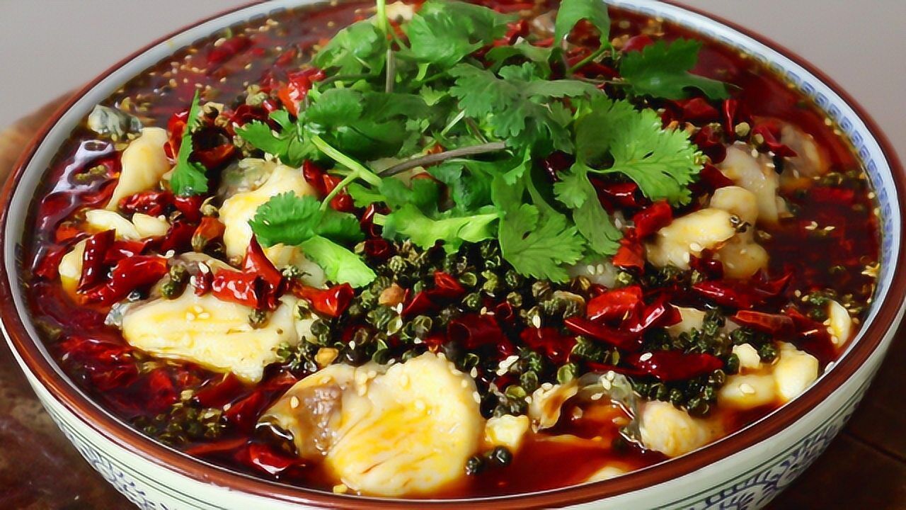 水煮鱼的正宗做法大厨教几个技巧滑嫩无腥味上桌就被扫光