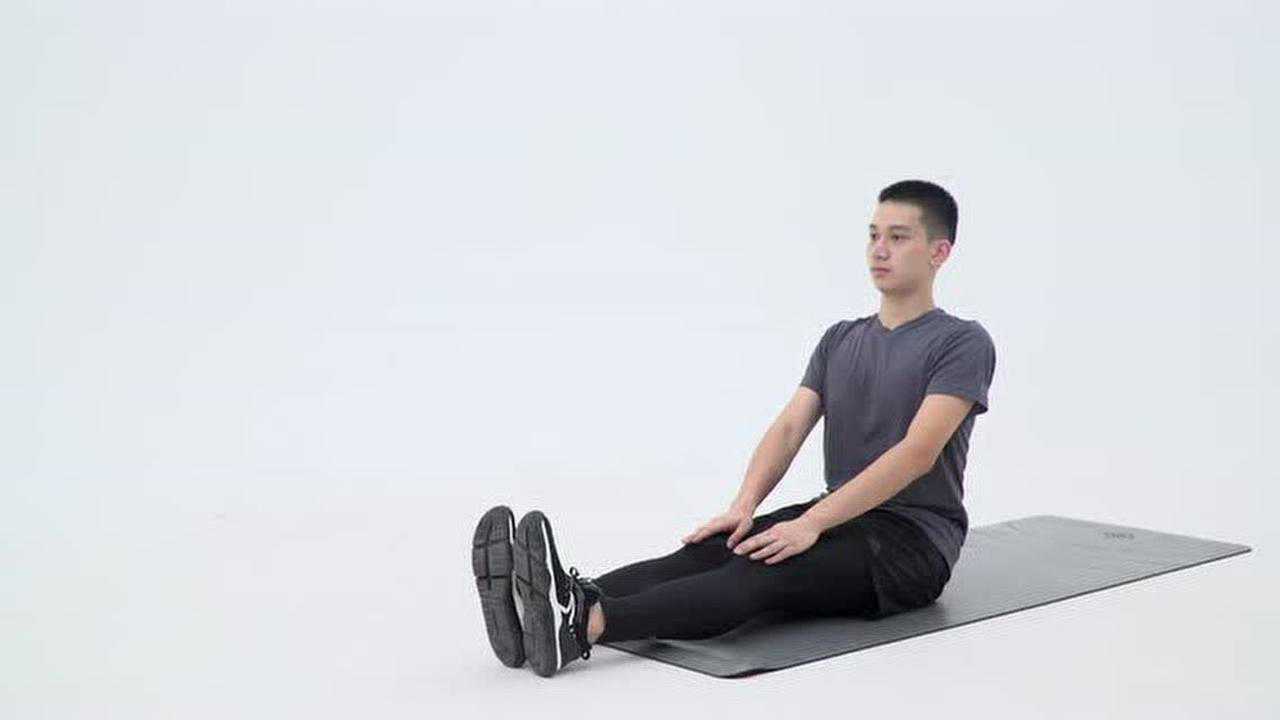 坐位体前屈单腿压腿示范