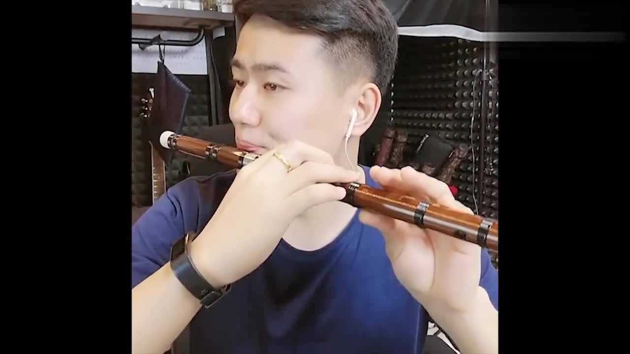 帅哥吹笛子真的是太好听了想循环无数遍