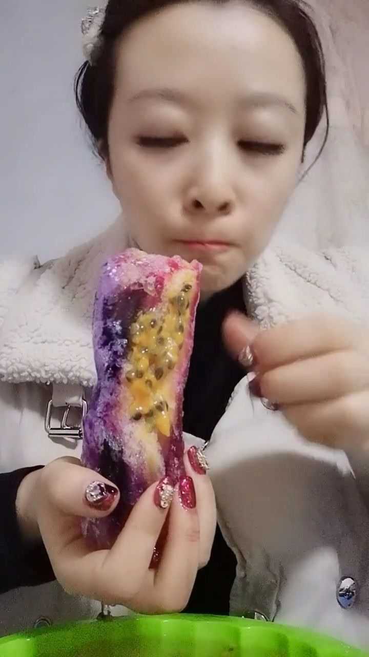 脆皮海绵冰,加了百香果,更加酥脆