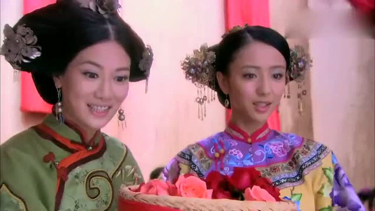 宫锁心玉晴川穿越从天而降穿红色短裙秀好身材