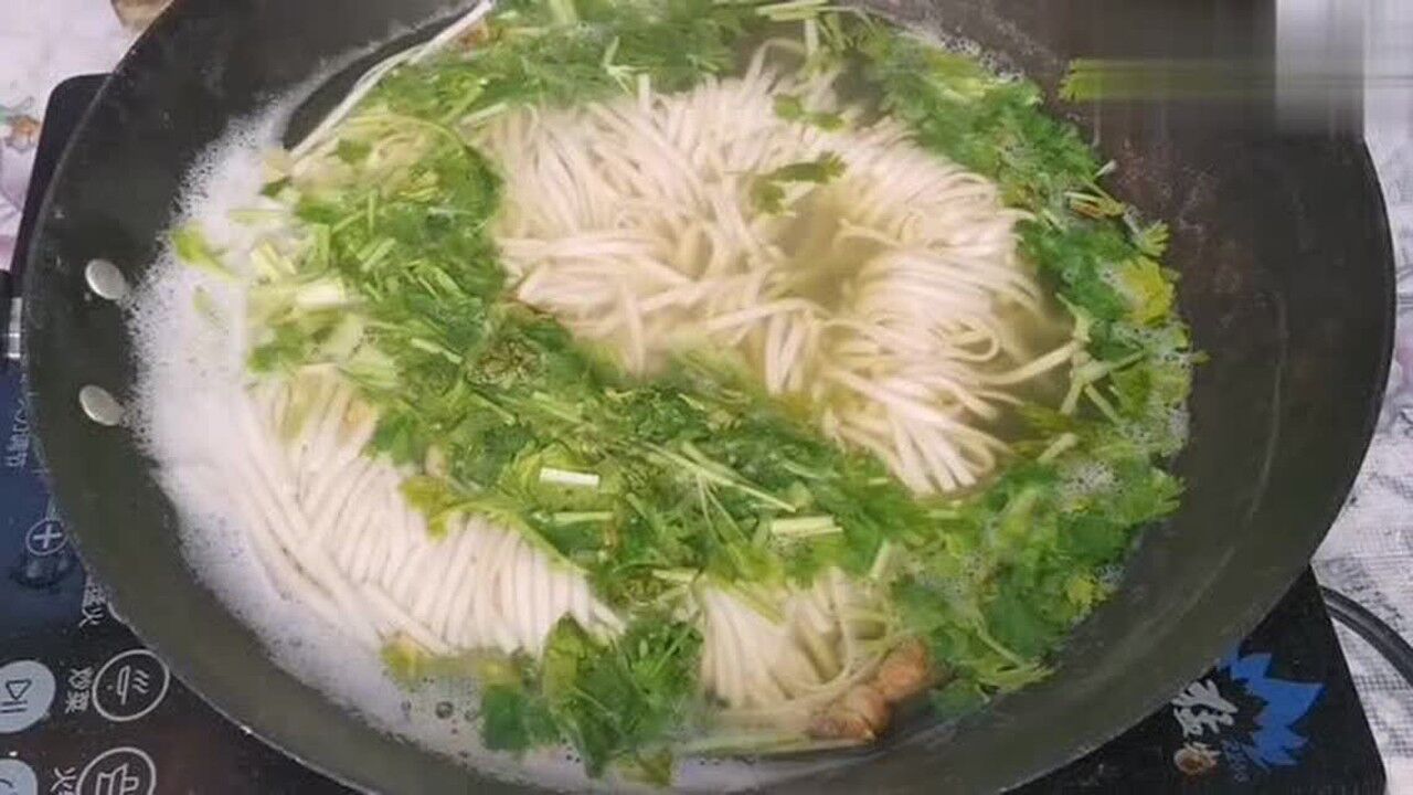 怎么煮面条简单又好吃?清水煮面最经典_腾讯视频