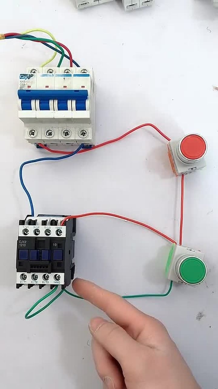 接触器自锁电路