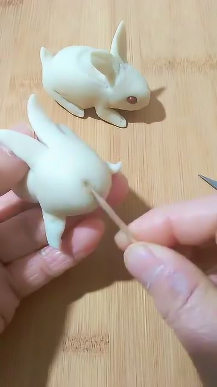 牛人教你用面团做小兔子简单可爱