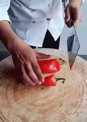 红辣椒绿辣椒切法