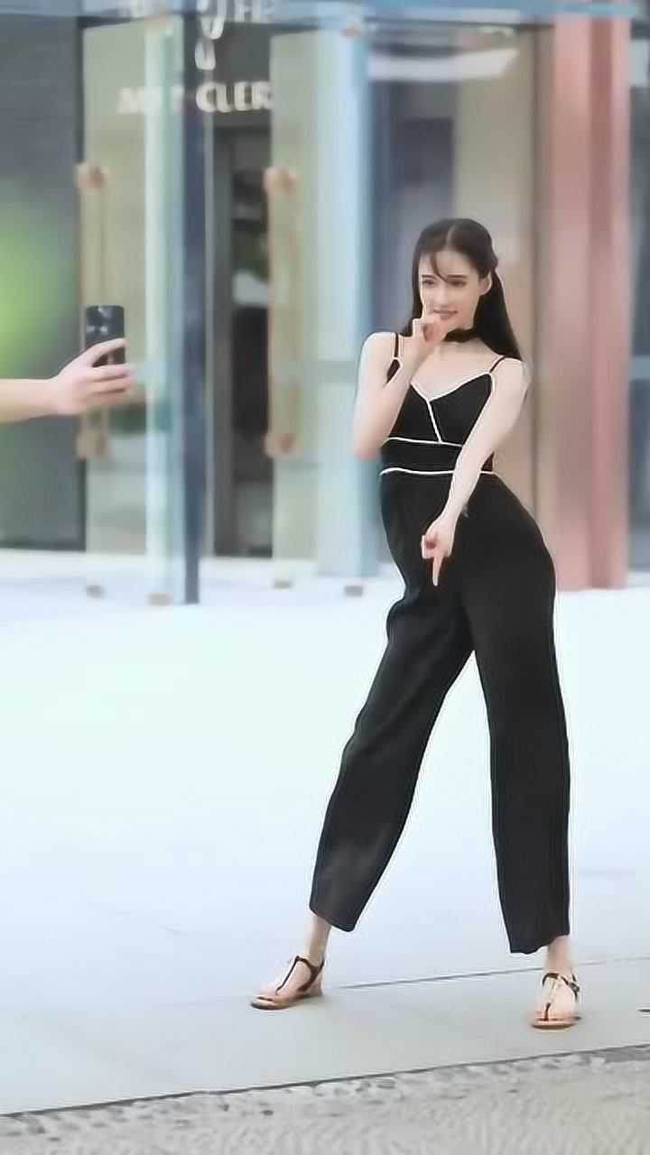 韩国美人潘南奎当街热舞这姿势真是醉了