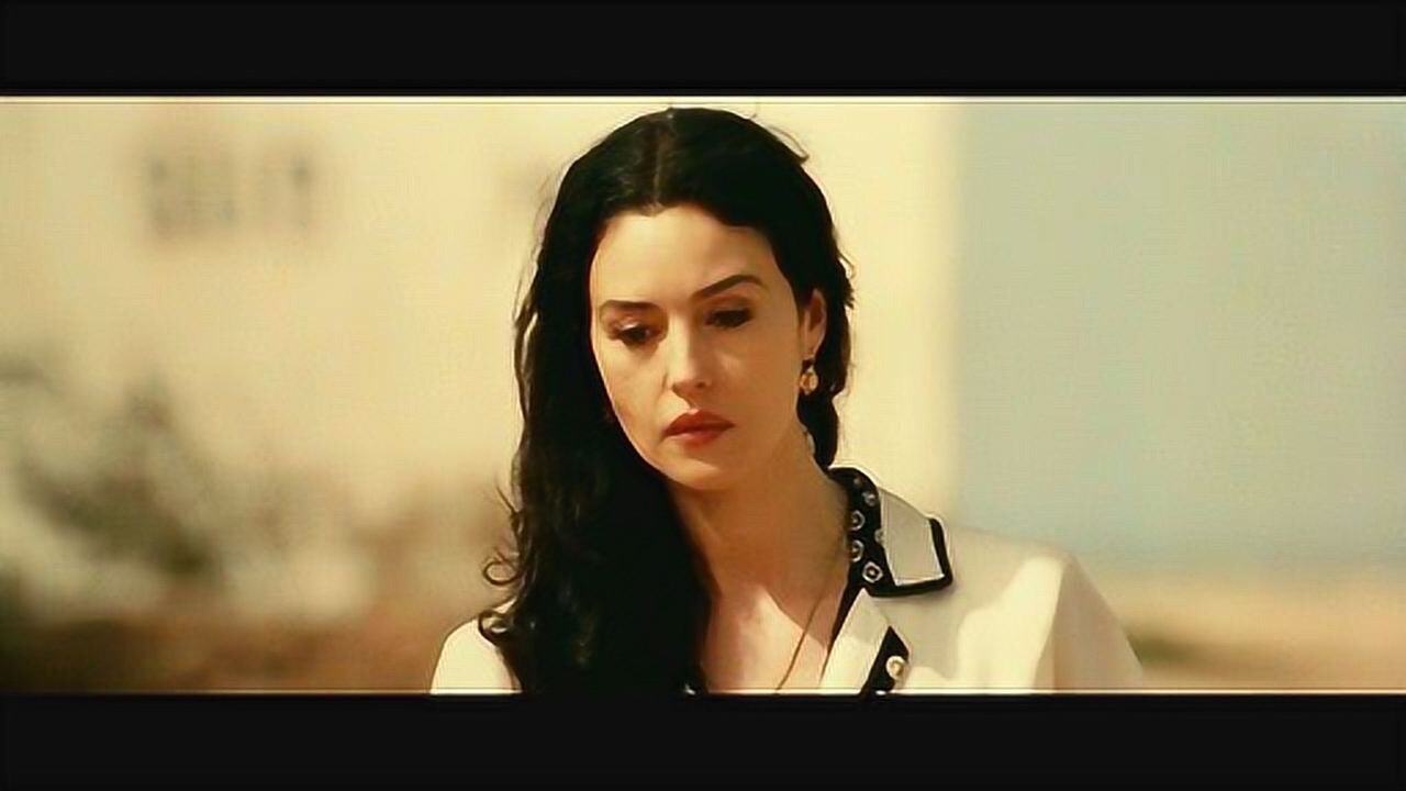 欧美性感女神莫妮卡贝鲁奇她让我觉得可爱在性感面前不值一提