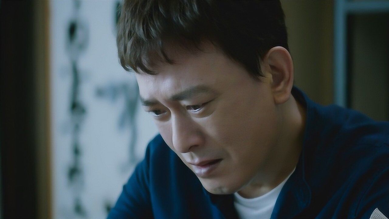 角头2王者再起18仁哥的小弟因为不能回家一时想不开要自杀