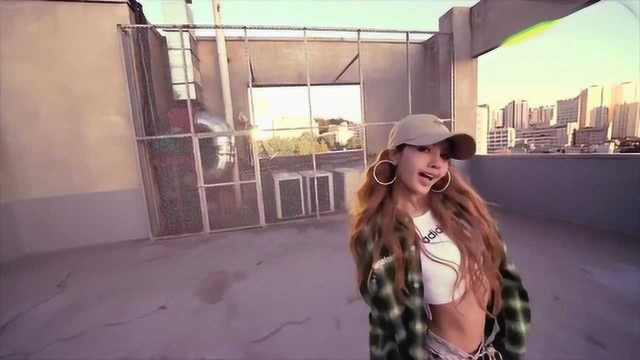 blackpinklisa最新的舞蹈solo神仙跳舞现场