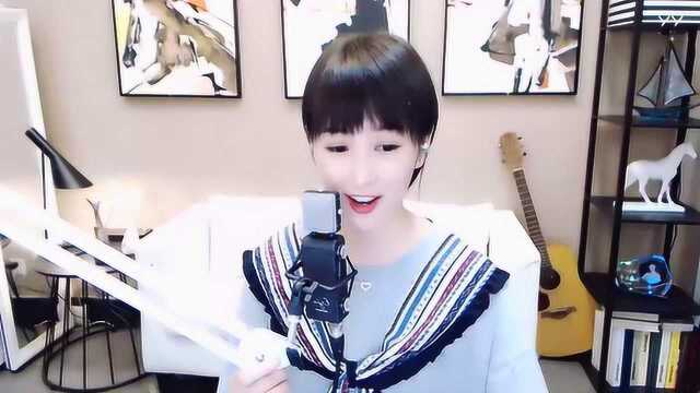 梁红演唱歌曲《爱在老地方》,我的爱还在那老地方,等你回到我的身旁