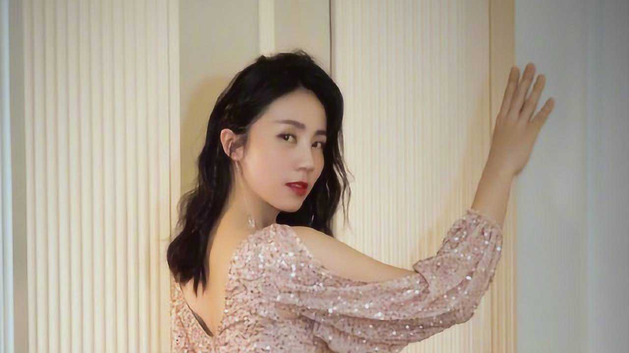 孙莉站c位热舞身材婀娜性感网友喊话去踢馆浪姐