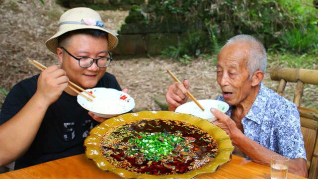 80买2斤鳝鱼,做一份“水煮鳝片”鲜嫩细腻,麻辣鲜香,吃过瘾了