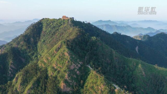 (美丽中国)夏日景忠山