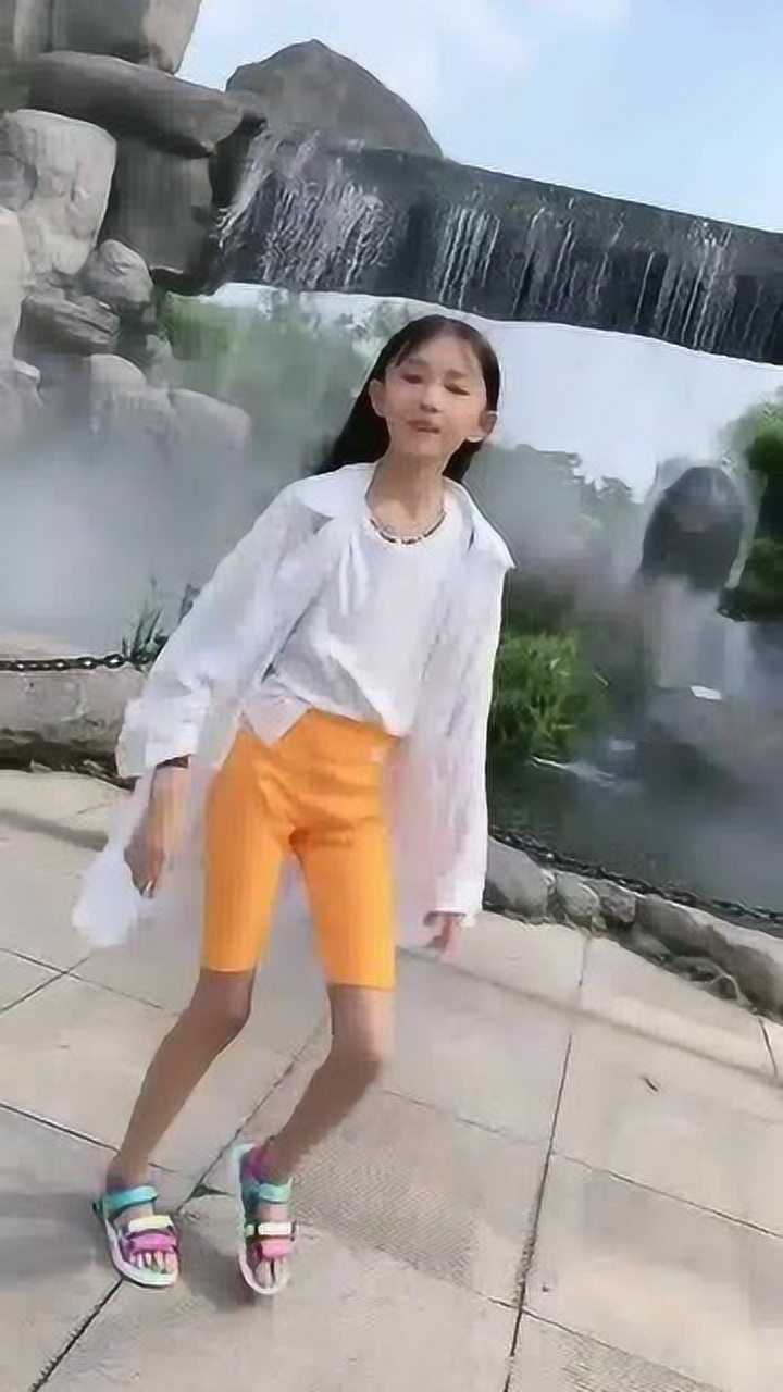 童模宋小睿真有舞蹈功底吗看起来跳舞还不如焱娃娃太丑了人