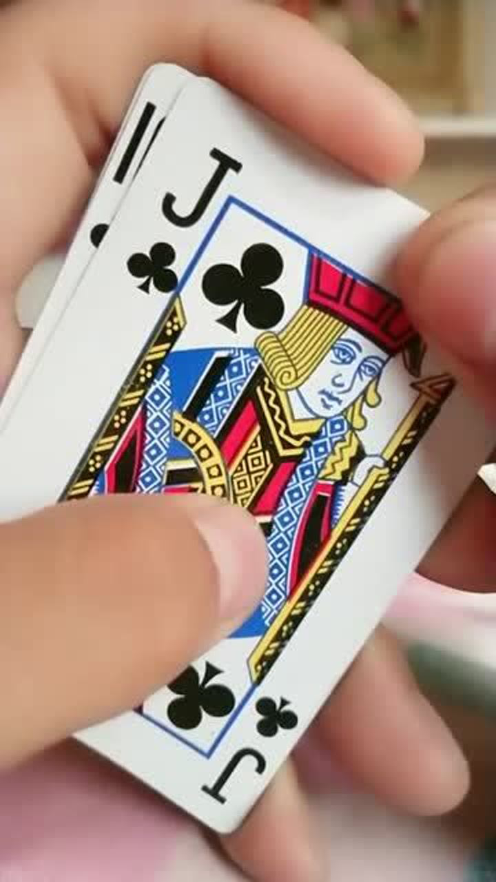 第一次玩炸金花,看到最后一张牌,简直是好运爆棚了