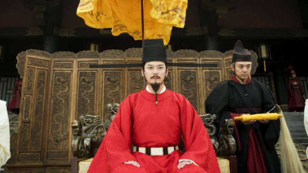 龙袍是帝王的象征,为什么到了宋代,皇帝衣服上的龙纹图案突然不见了?