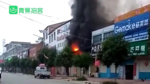 河南鹿邑一门店突发大火致5人死亡 官方:已成立应急处理组