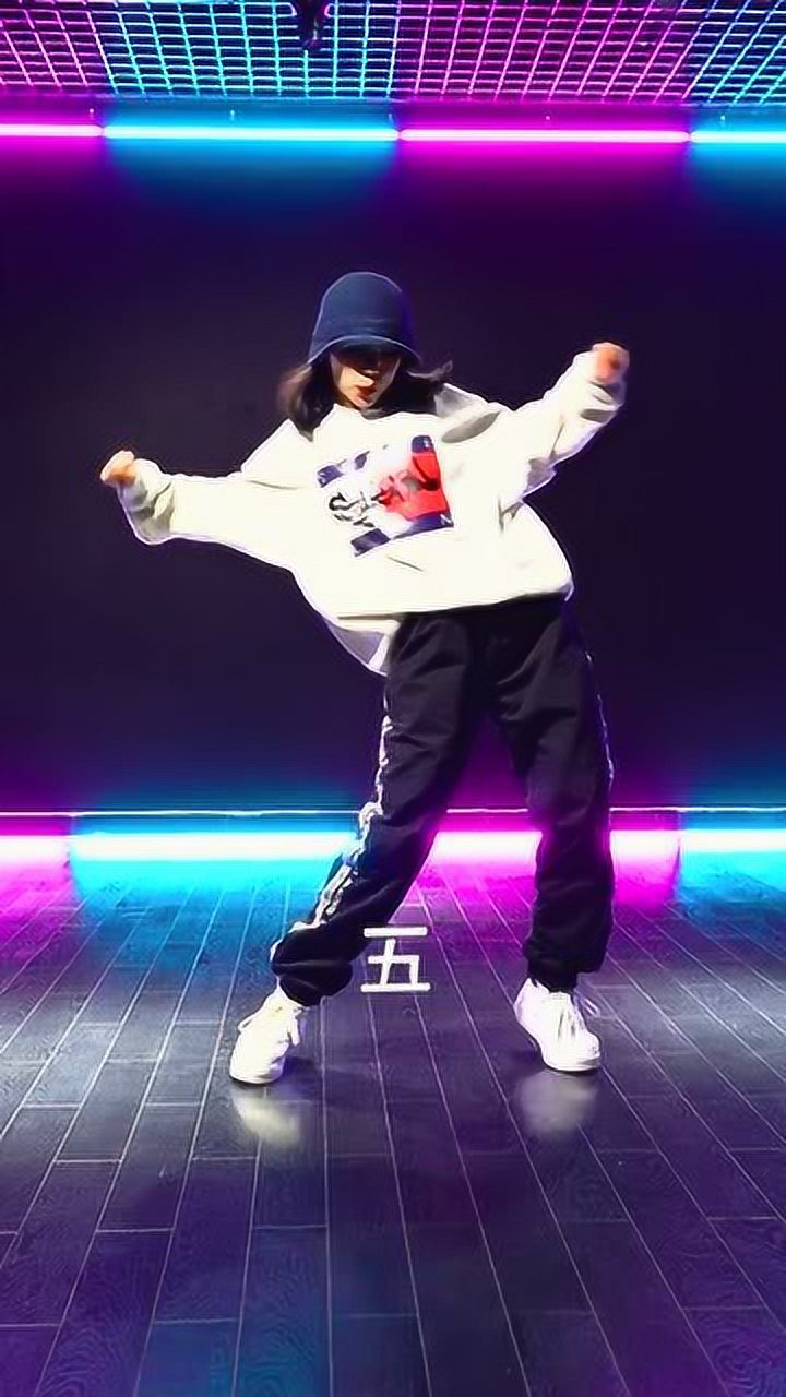 街舞教学视频hiphop的基本律动手可以随意摆动作
