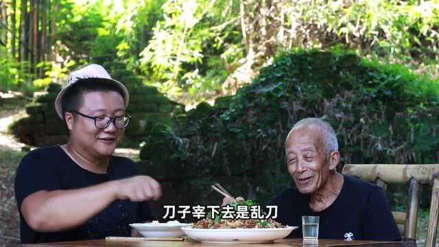 四川名菜棒棒鸡敲出来的美食,鸡肉嫩滑不散有技巧.