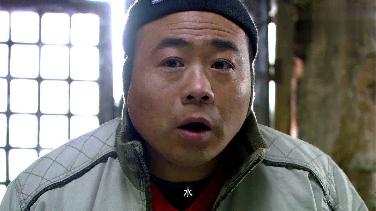 二狗返乡记:婶子看见二狗带回来一布袋的钱,直接吓晕过去!