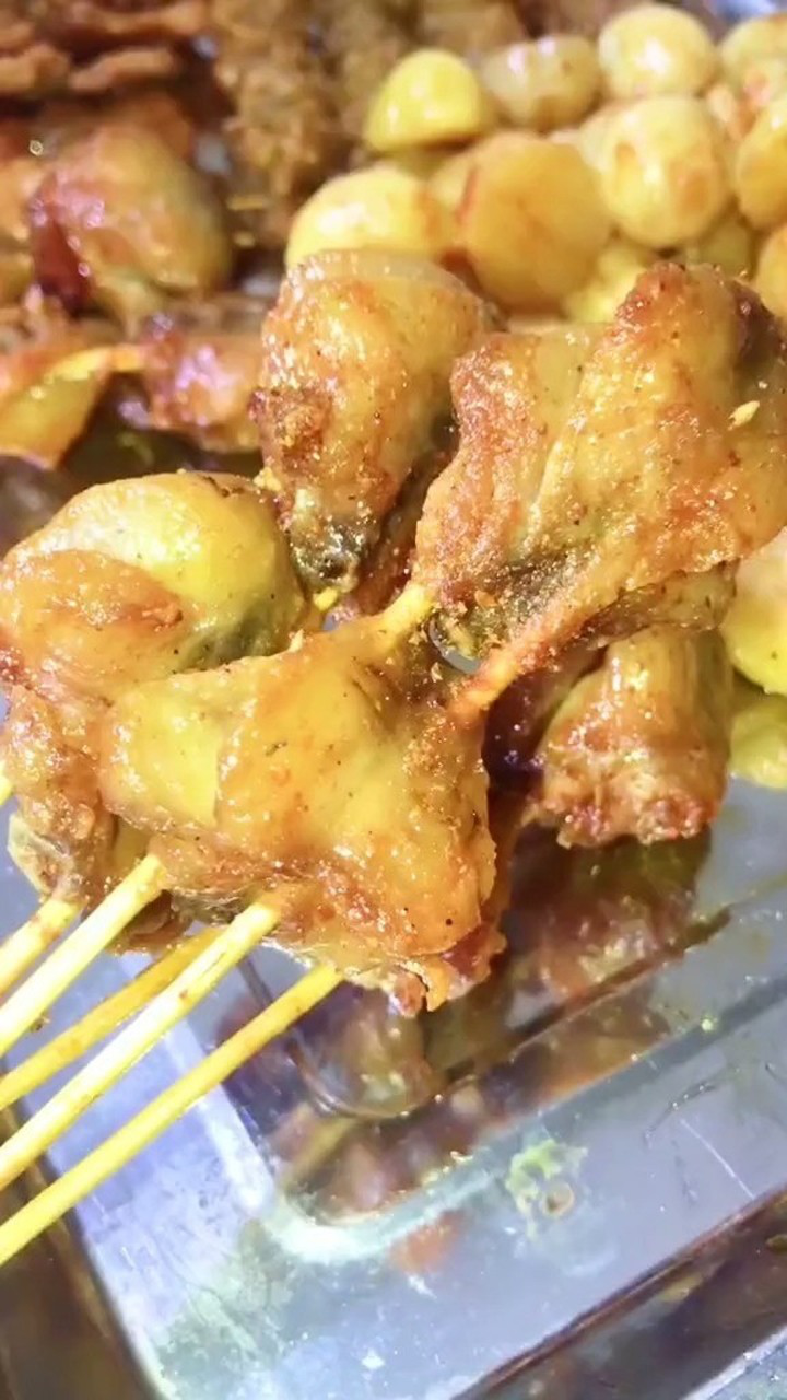 成都唯一一家上了《人生一串》的烧烤店,鸡翘翘也很美味