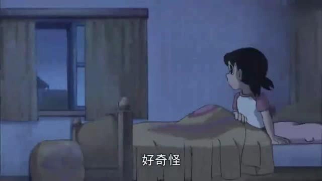 大雄晚上不睡觉,穿上吸血鬼服装,咬静香的脖子