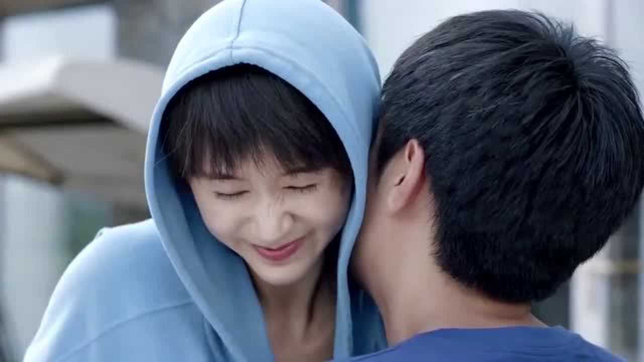 第二次也很美安安和许朗隔着篱笆腻歪听见未来婆婆的声音赶快溜走