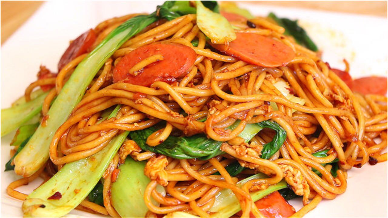 炒面怎么做才好吃,饭店大厨教我一招,简单又入味,看着都流口水