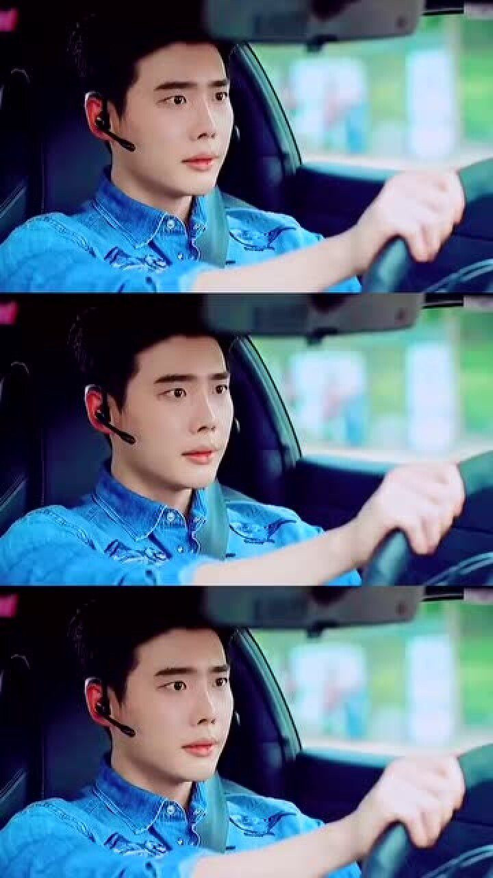 李钟硕满足了我对小说男主的幻想开车的动作要快姿势要帅