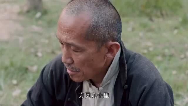 小娥爸爸吃面把碗舔的干干净净,就连别人的碗都不放过,黑娃看傻了!